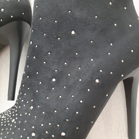 Booties - Picture 4 of 7